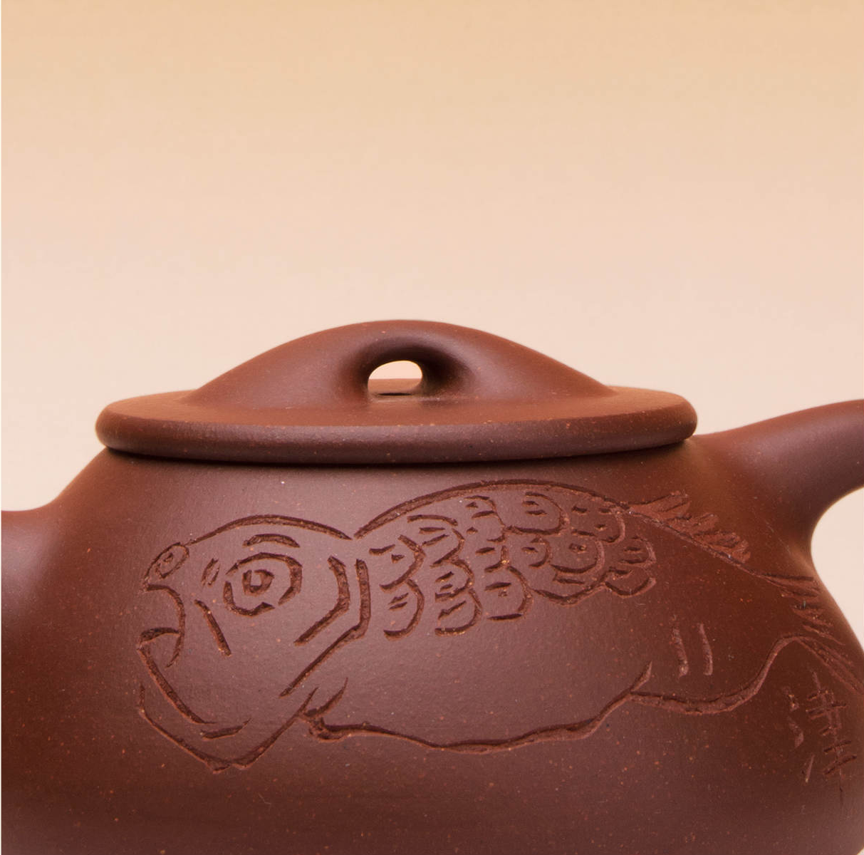 "Abundance Year After Year" - The Intersection of Traditional Purple Clay and Contemporary Ink Painting 年年有余