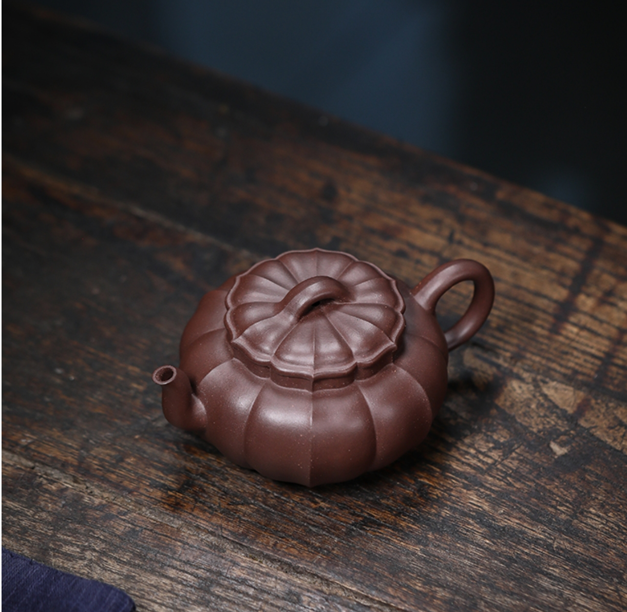 Tuan Ling Purple Sand Teapot - Master's Collection, Combining Traditional Charm and Innovative Vitality 团菱紫砂壶-大师典藏