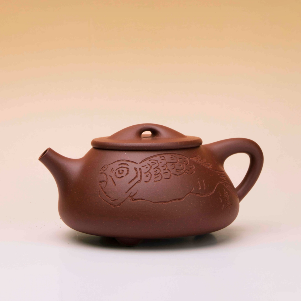 "Abundance Year After Year" - The Intersection of Traditional Purple Clay and Contemporary Ink Painting 年年有余