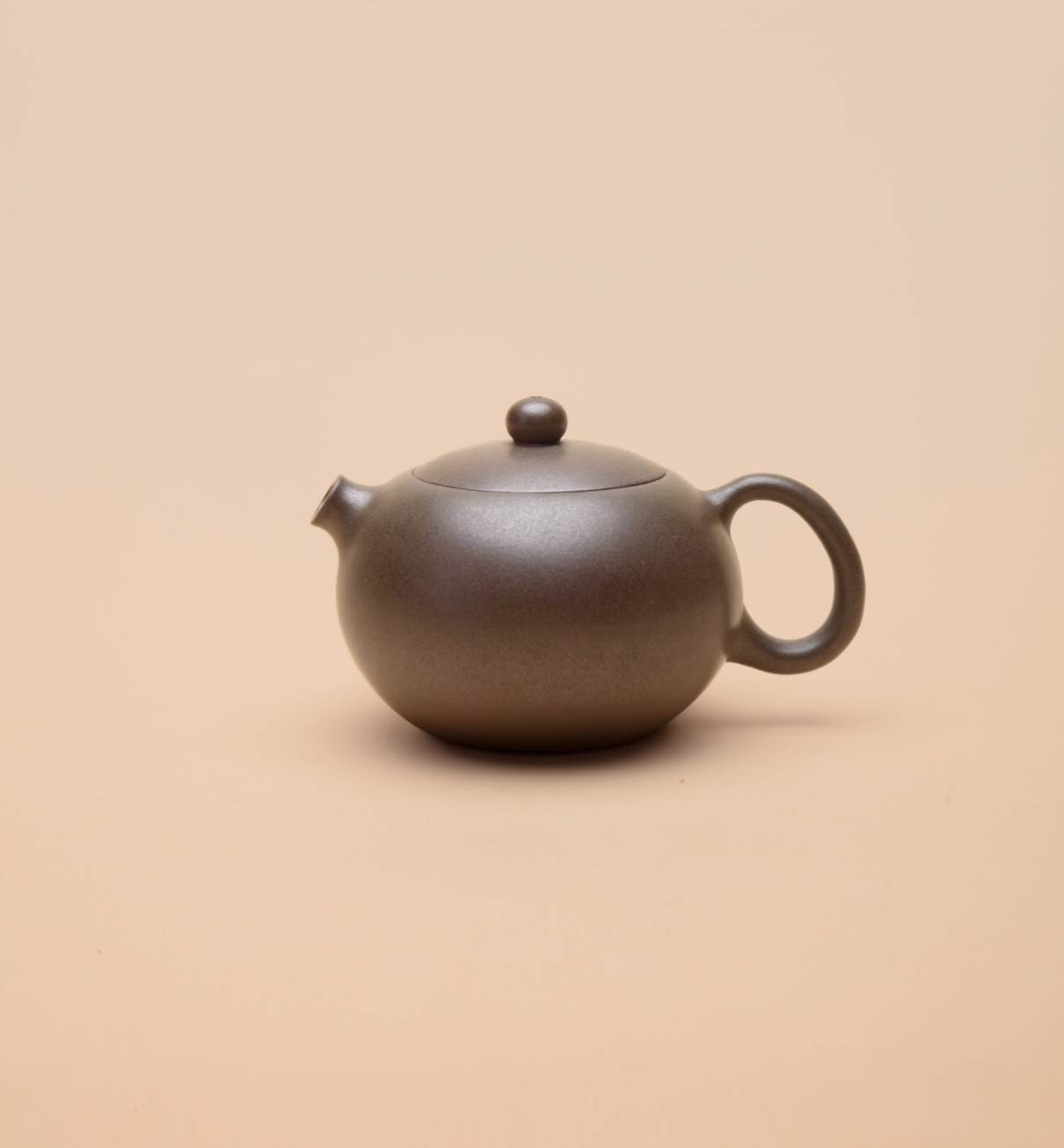 The 2025 New Edition Yixing Zisha Teapot, the perfect gift for a friend. 紫砂壶2025年新款,送朋友的不二之选